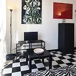 Apartament Roof10 *
